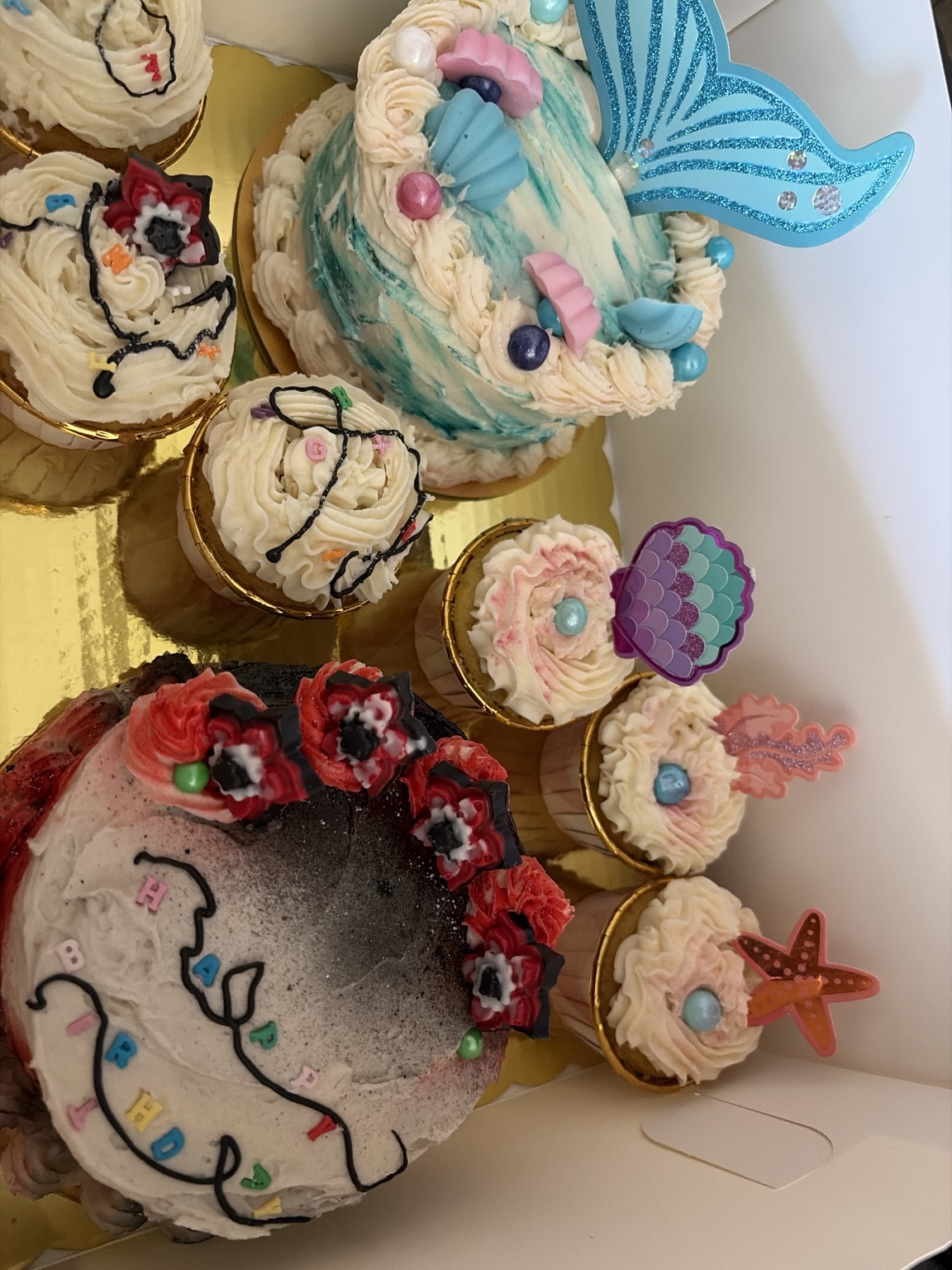 Mermaid cake and cupcakes